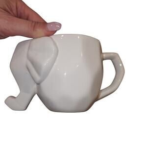 Hazel & Co White Geometric Elephant Tea Mug (Very Small Chip)